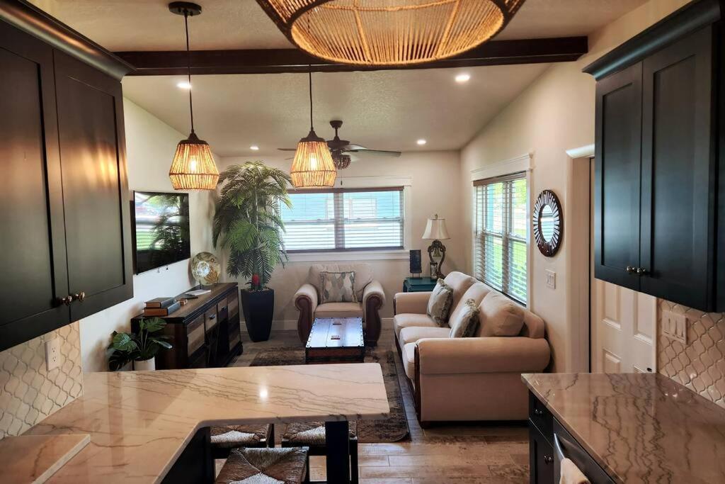 Bali Bungalow - Downtown קוקו ביץ' מראה חיצוני תמונה