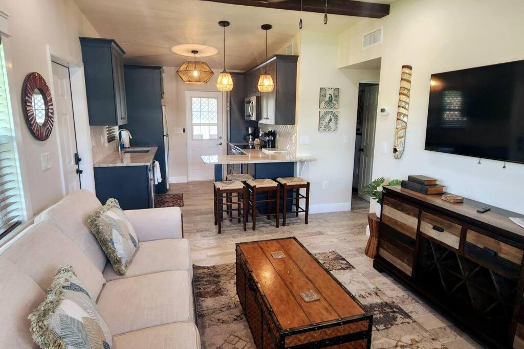 Bali Bungalow - Downtown קוקו ביץ' מראה חיצוני תמונה